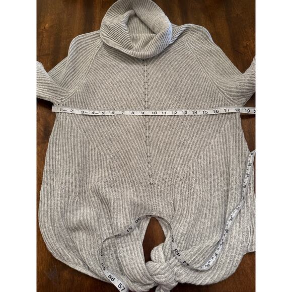 Moth Anthropologie Women's Gray Cowl Neck Knit Tie Front Sweater Size Medium - Picture 8 of 10